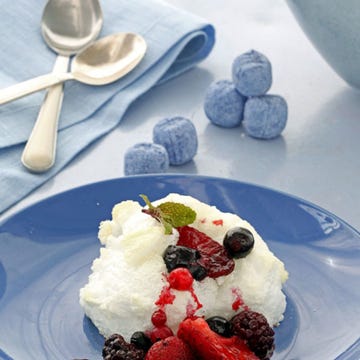 Food, Sweetness, Dishware, Serveware, Fruit, Dessert, Ingredient, Tableware, Frutti di bosco, Kitchen utensil, 