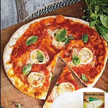 Food, Pizza, Ingredient, Dish, Baked goods, Recipe, Cuisine, Pizza cheese, Plate, California-style pizza, 