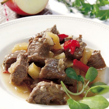 Food, Serveware, Dishware, Cuisine, Dish, Tableware, Ingredient, Recipe, Meat, Plate, 