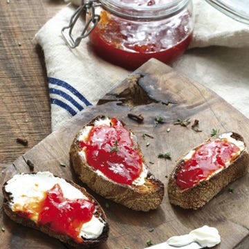 Serveware, Food, Ingredient, Dish, Tableware, Finger food, Cuisine, Meal, Baked goods, Dishware, 