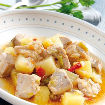 Food, Cuisine, Dishware, Ingredient, Meat, Dish, Recipe, Produce, Serveware, Stew, 