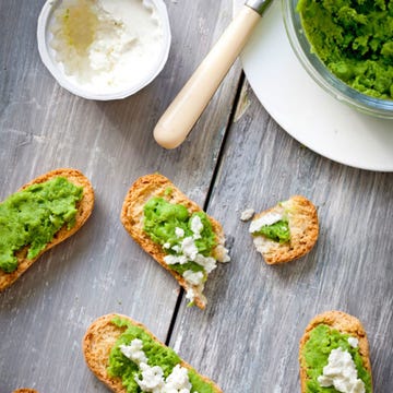 Food, Cuisine, Finger food, Ingredient, Leaf vegetable, Plate, Dishware, Meal, Dish, Fines herbes, 