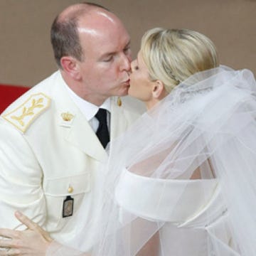 Clothing, Face, Head, Ear, Bridal veil, Forehead, Veil, Collar, Bridal clothing, Formal wear, 
