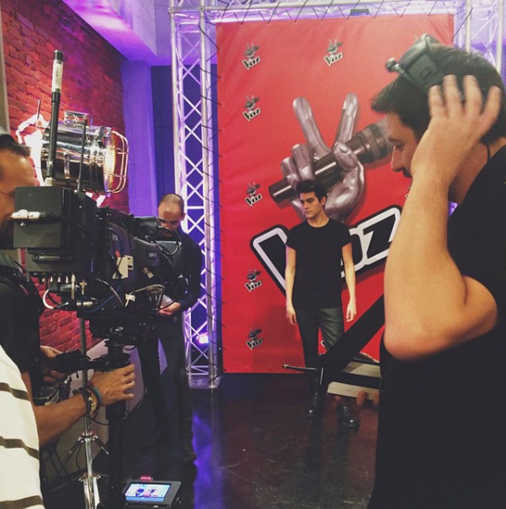 Television crew, Video camera, Film camera, Videographer, Filmmaking, Camera, Camera operator, Cinematographer, Cameras & optics, Film crew, Television crew, Video camera, Film camera, Videographer, Filmmaking, Camera, Camera operator, Cinematographer, Cameras & optics, Film crew,