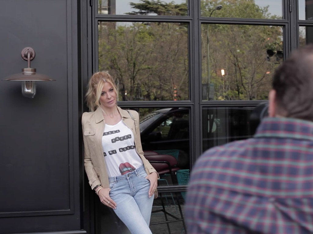 Sleeve, Shoulder, Jeans, Denim, Glass, Fixture, Plaid, Waist, Street fashion, Door, 