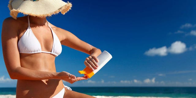 Hat, Summer, Brassiere, Waist, People on beach, Abdomen, People in nature, Swimwear, Bikini, Undergarment, 