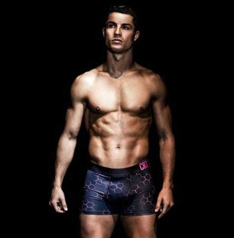 Alcanzar importante bar Cristiano Ronaldo, muy sexy, presenta su nueva colección de calzoncillos