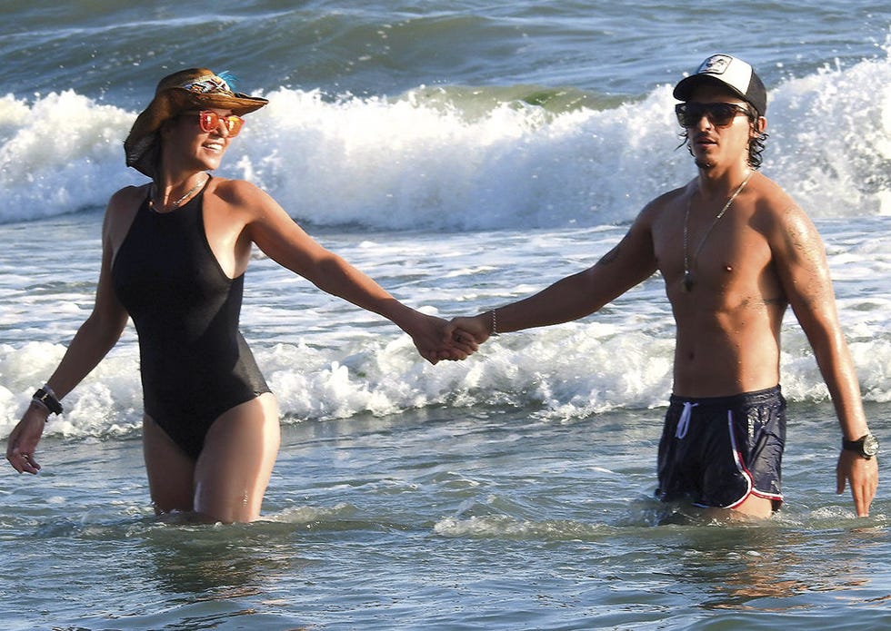 Fun, Human body, Water, People in nature, Summer, Goggles, People on beach, Hat, Vacation, Holiday, 