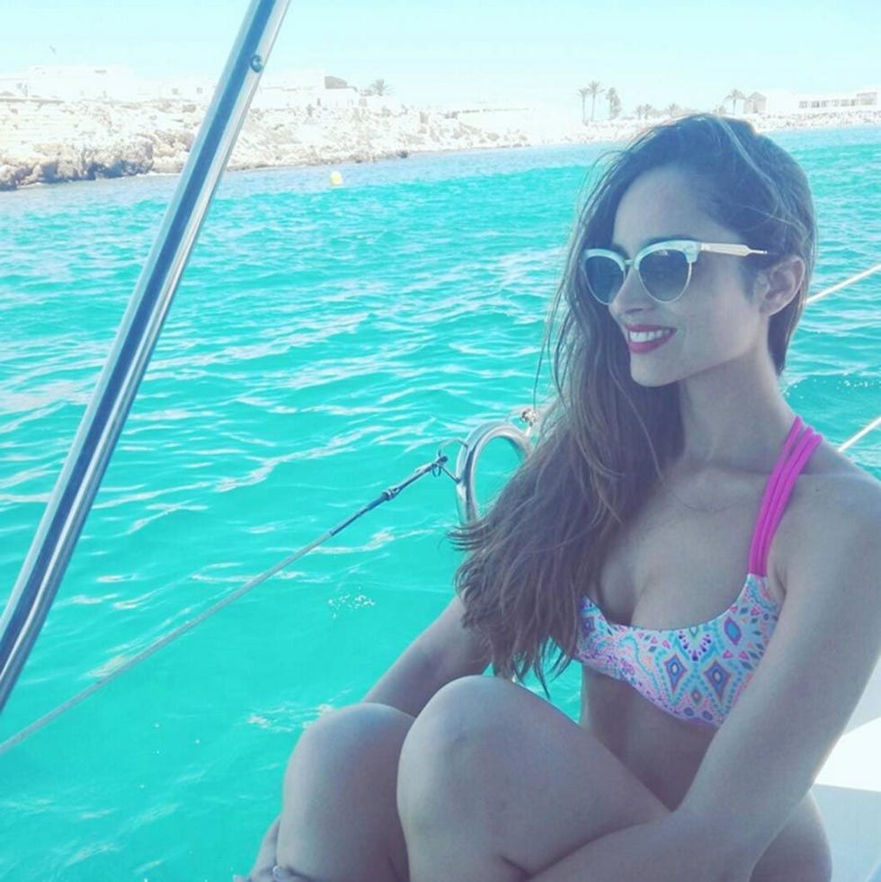 Clothing, Eyewear, Glasses, Vision care, Goggles, Sunglasses, Summer, Brassiere, Ocean, Tourism, 