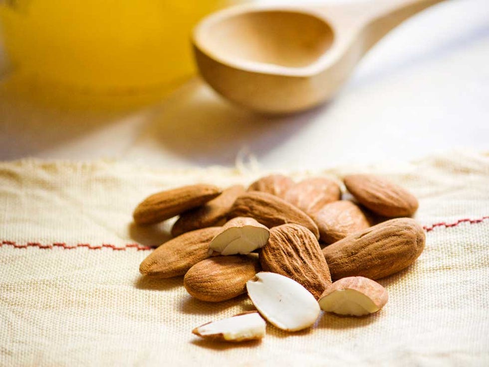 Serveware, Yellow, Ingredient, Dishware, Nut, Food, Drinkware, Seed, Nuts & seeds, Produce, 