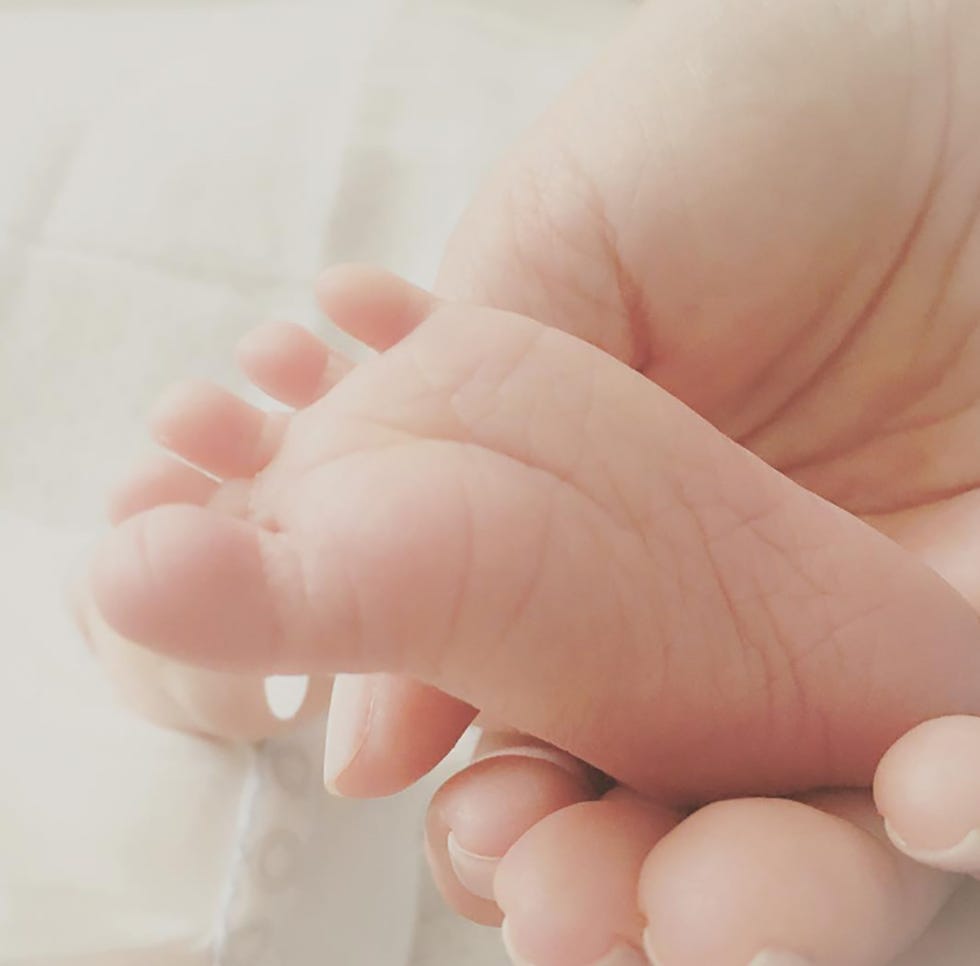 Finger, Skin, Nail, Thumb, Flesh, Toe, 