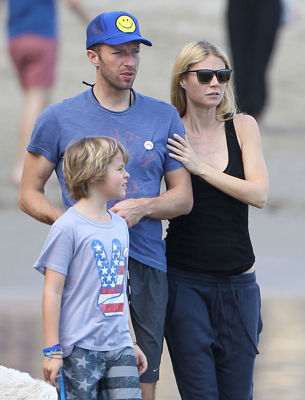 Eyewear, Arm, Cap, Vision care, Blue, Sunglasses, T-shirt, Shorts, Baseball cap, Goggles, 