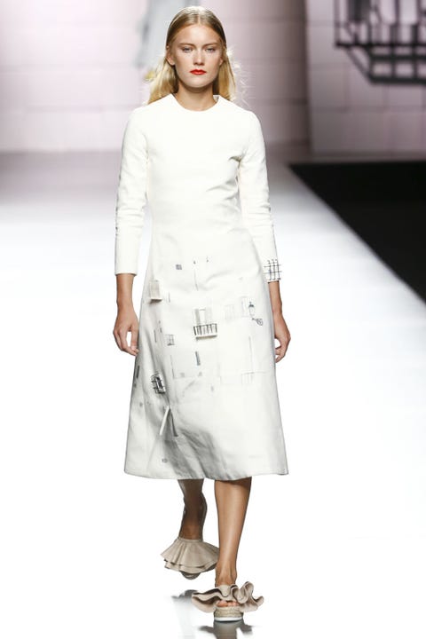 Clothing, Sleeve, Skin, Shoulder, Textile, Joint, White, Style, Fashion model, Formal wear, 