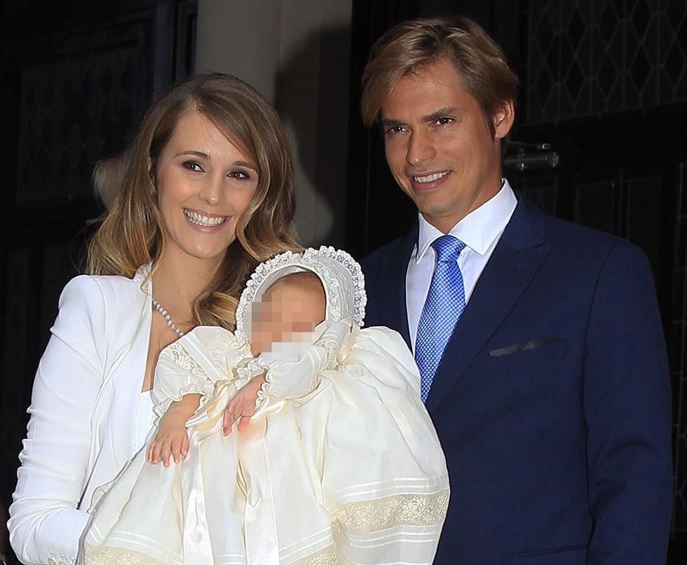 Clothing, Smile, Dress shirt, Eye, Coat, Collar, Shirt, Outerwear, Suit, Happy, 
