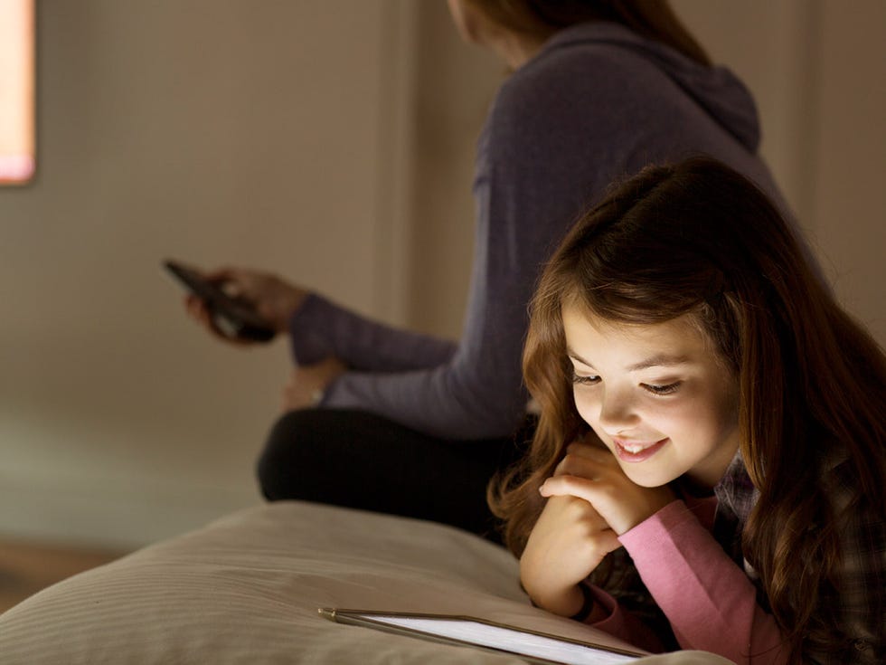 Niña con una tablet