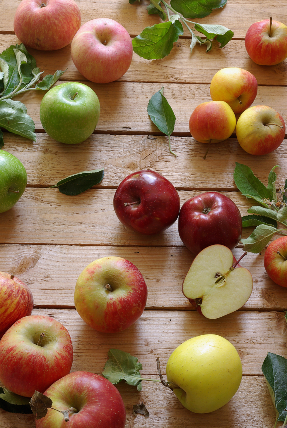 Vegan nutrition, Natural foods, Fruit, Local food, Whole food, Produce, Apple, Food, Mcintosh, Accessory fruit, 