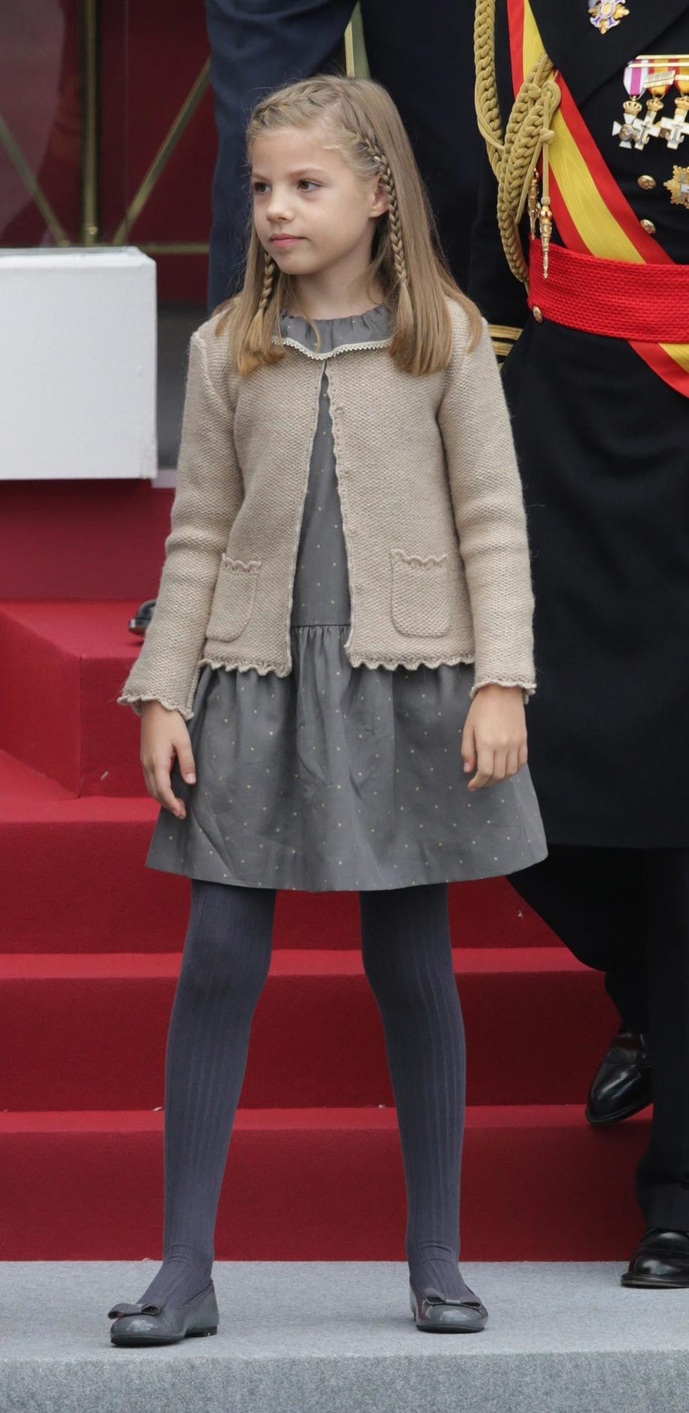 Clothing, Tights, Fashion, Red, Outerwear, Leg, Footwear, Blond, Street fashion, Fashion model, 