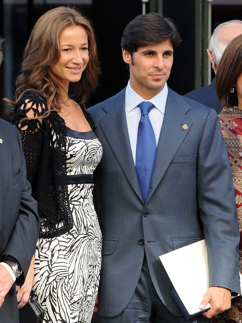 Clothing, Coat, Dress shirt, Trousers, Collar, Shirt, Hat, Outerwear, Formal wear, Suit, 