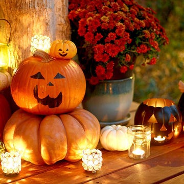 Lighting, Calabaza, Squash, Vegetable, Produce, Orange, Winter squash, Pumpkin, Holiday, Natural foods, 