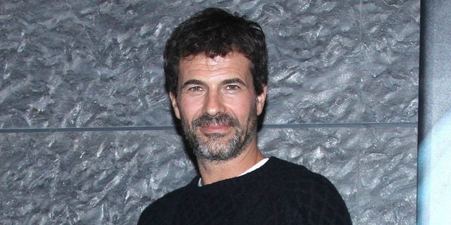 Cheek, Hairstyle, Facial hair, Chin, Forehead, Eyebrow, Moustache, Jaw, Iris, Beard, 