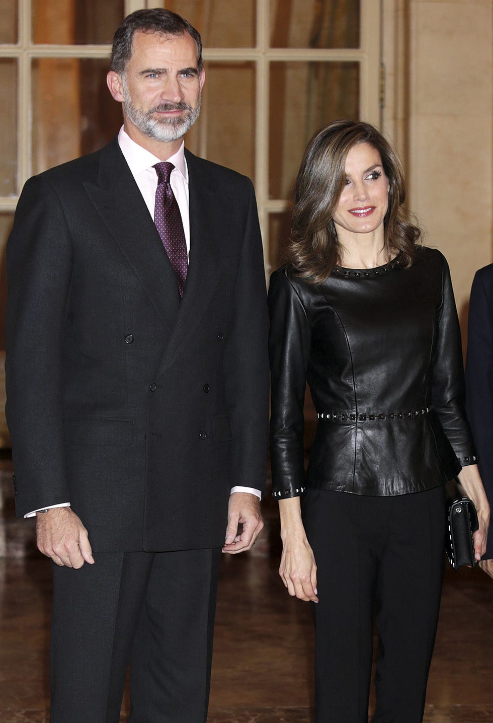 Clothing, Dress shirt, Trousers, Collar, Coat, Suit trousers, Shirt, Standing, Outerwear, Formal wear, 
