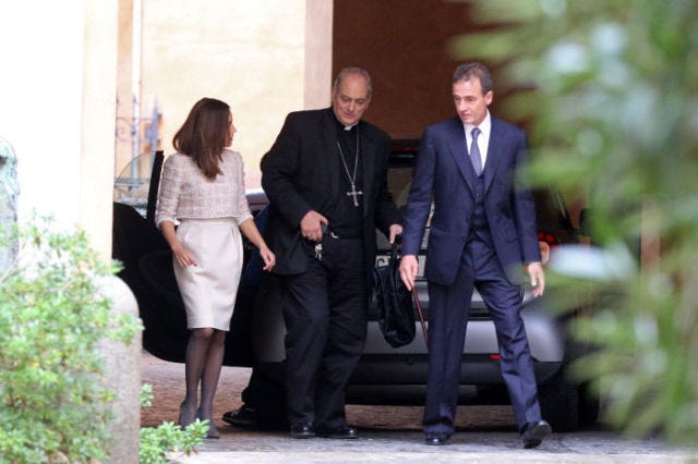 Clothing, Leg, Coat, Trousers, Suit trousers, Collar, Shirt, Photograph, Outerwear, Standing, 