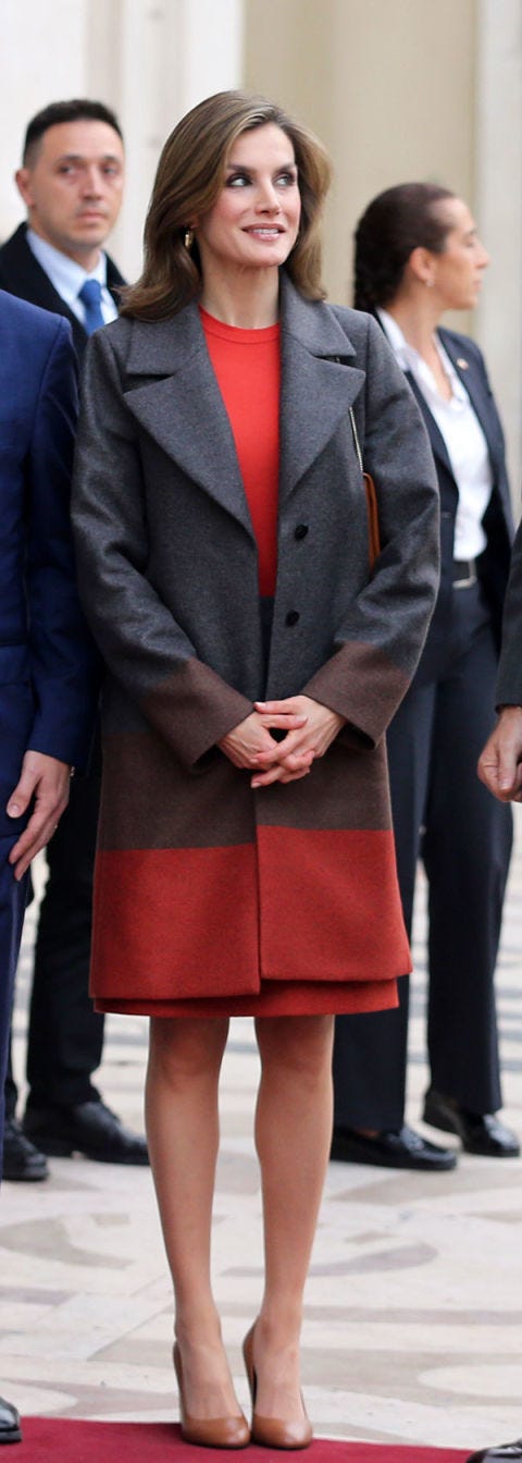 Clothing, Leg, Coat, Collar, Sleeve, Standing, Textile, Joint, Red, Outerwear, 