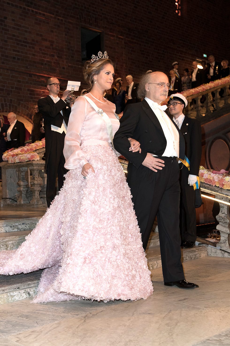 Coat, Event, Trousers, Dress, Bridal clothing, Shirt, Suit, Photograph, Outerwear, Gown, 