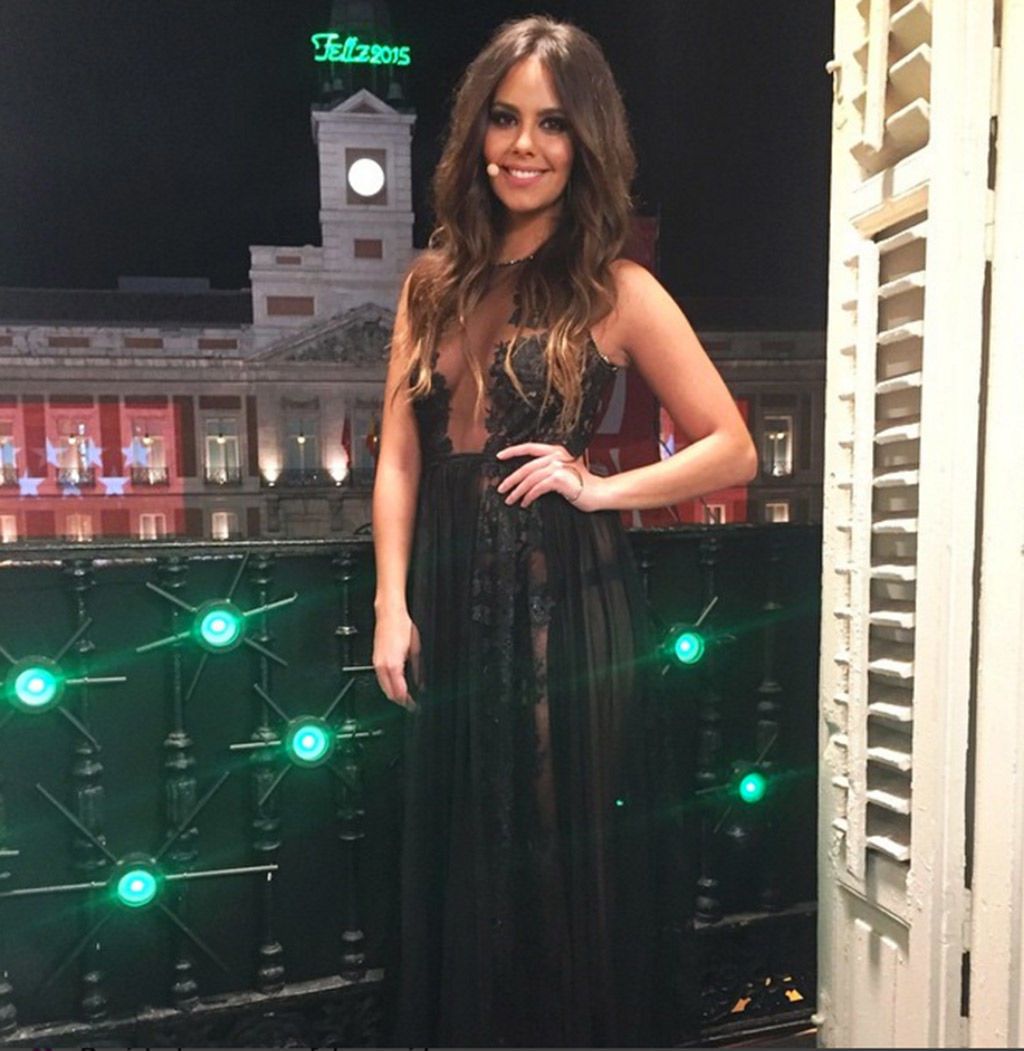 Dress, One-piece garment, Beauty, Day dress, Electric blue, Long hair, Blond, Cocktail dress, Waist, Brown hair, 