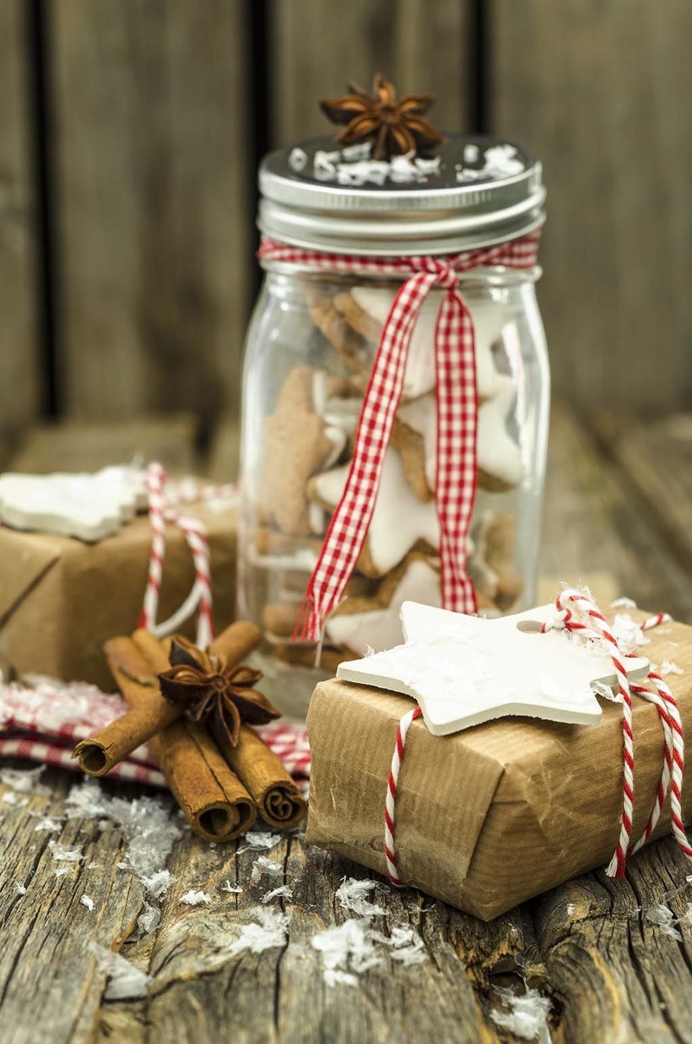 Mason jar, Present, Gift wrapping, Confectionery, Food storage containers, Party favor, Party supply, Wedding favors, Knot, Christmas, 