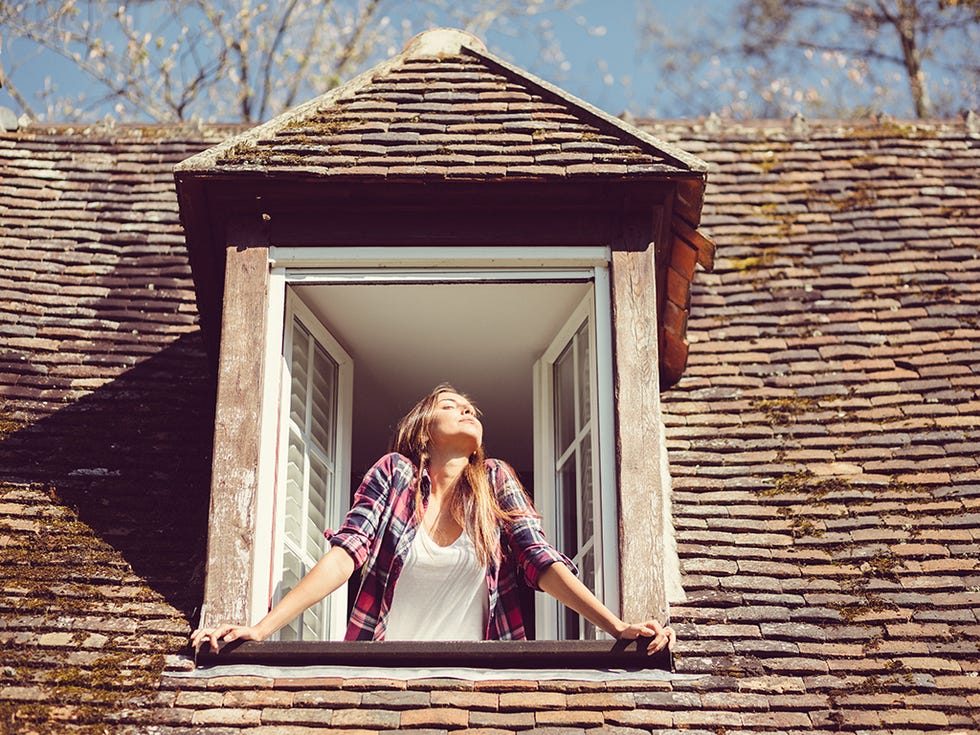 Wood, Roof, House, Tints and shades, Street fashion, Brick, Brickwork, Scarf, Building material, Outdoor structure, 