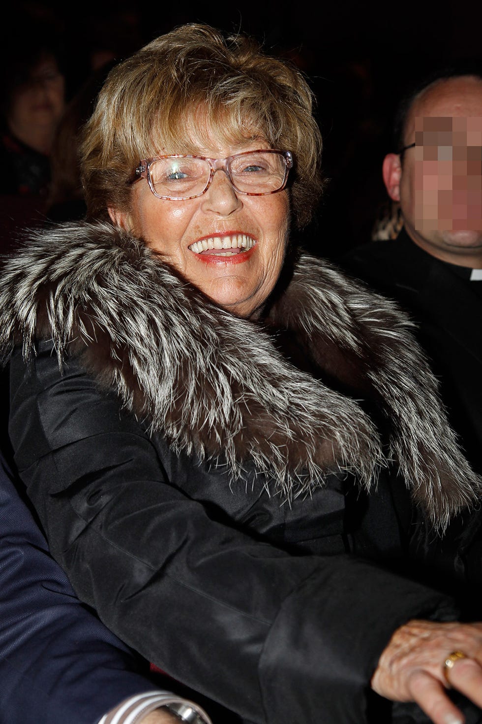Eyewear, Glasses, Vision care, Lip, Textile, Outerwear, Jacket, Fur clothing, Iris, Fashion, 