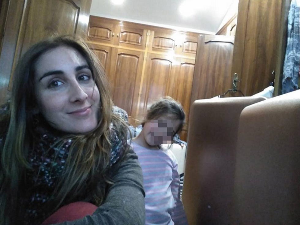 Comfort, Long hair, Blond, Passenger, Selfie, Sweater, Layered hair, Public transport, Scarf, Curtained hair, 