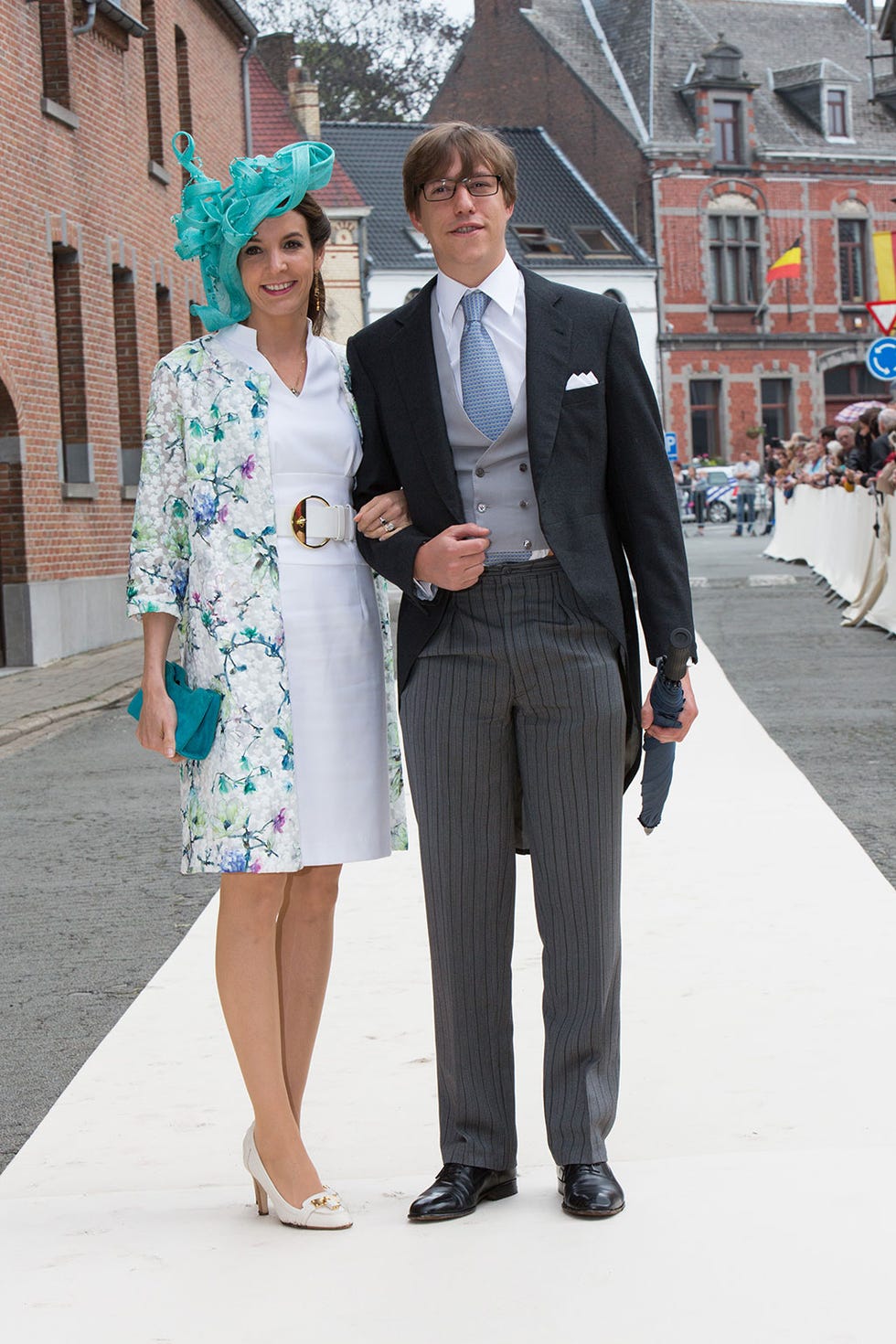 Clothing, Coat, Trousers, Collar, Shirt, Outerwear, Standing, Formal wear, Suit trousers, Suit, 