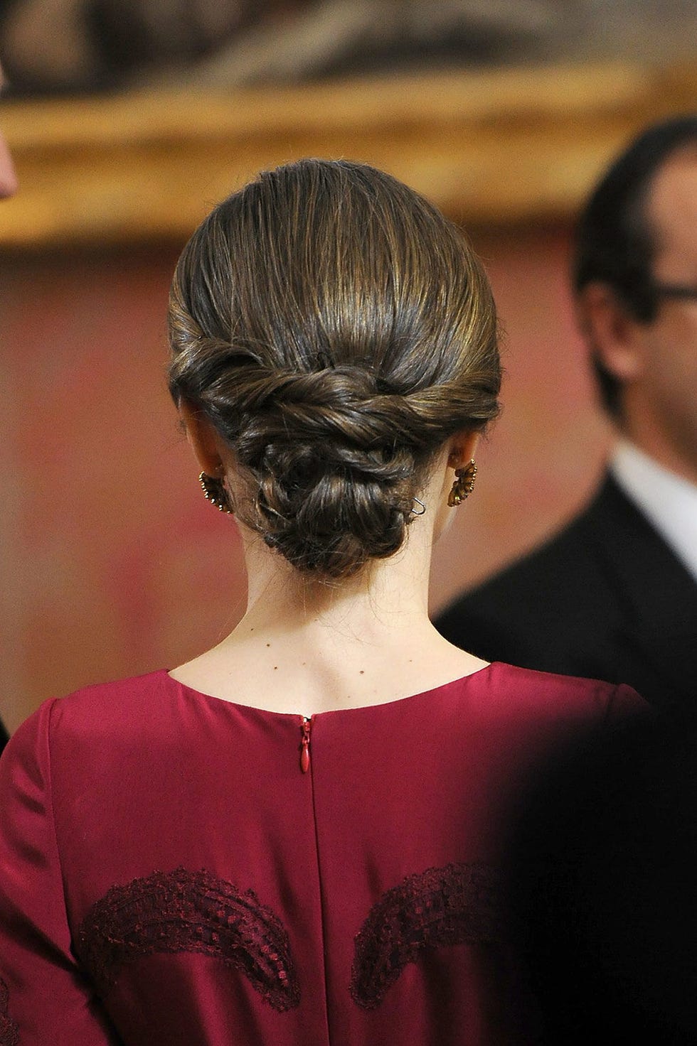 Clothing, Ear, Glasses, Hairstyle, Style, Coat, Suit, Bun, Back, Chignon, 