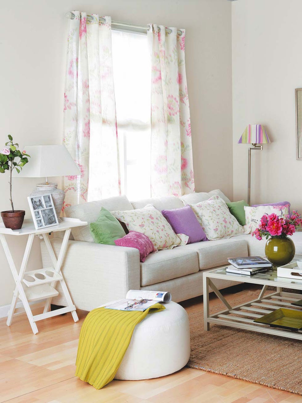 Room, Interior design, Green, Textile, Home, Pink, Living room, Floor, Wall, Interior design, 