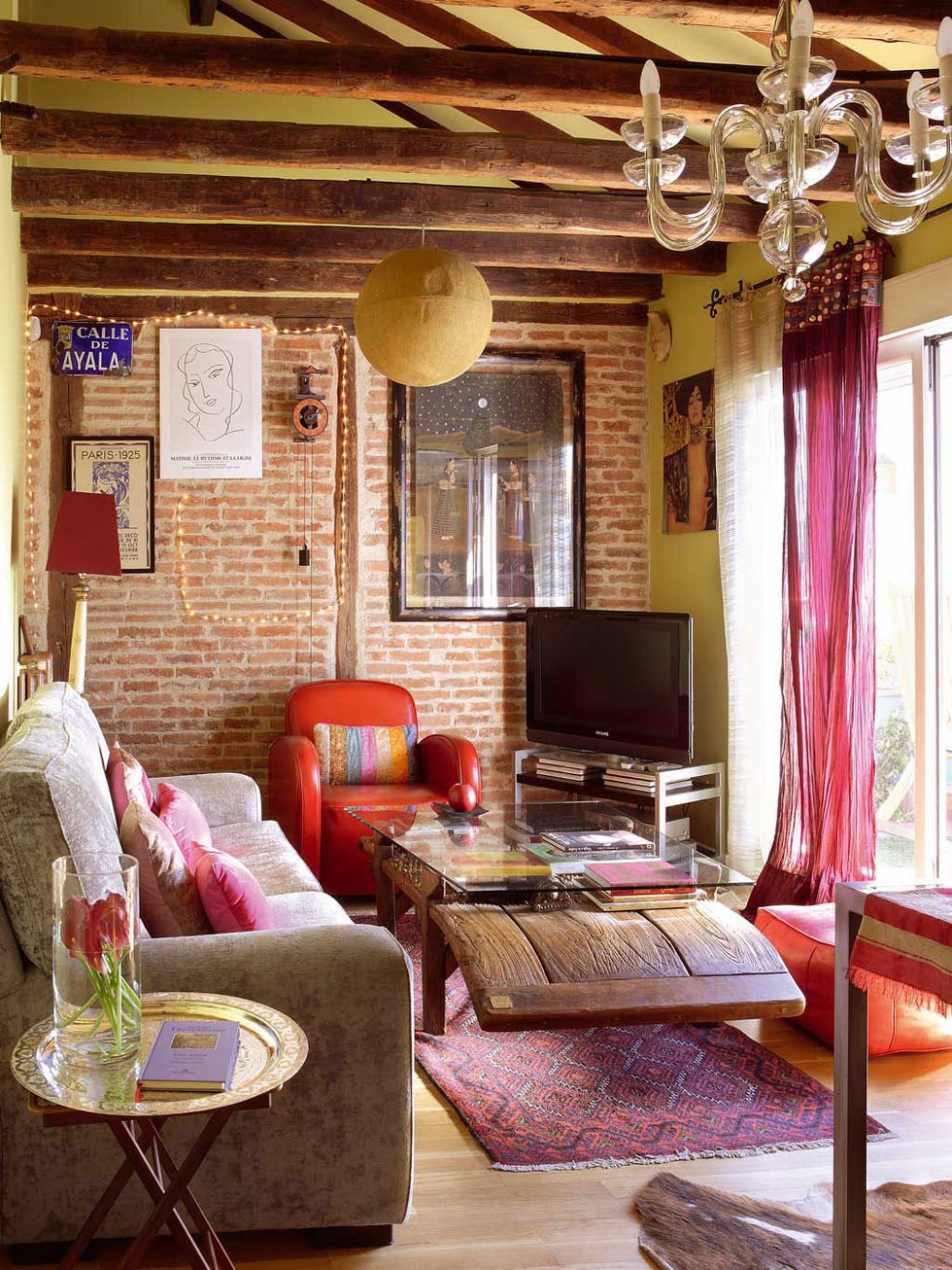 Interior design, Room, Wood, Lighting, Living room, Floor, Wall, Home, Ceiling, Furniture, 