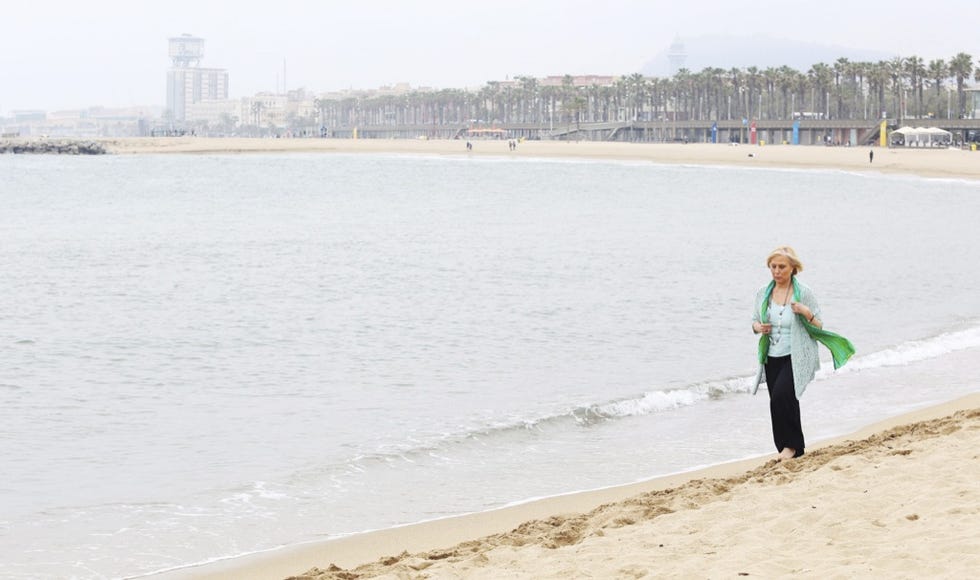 Body of water, Coastal and oceanic landforms, Shore, Coast, Beach, Sand, Tourism, Vacation, Holiday, Sea, 