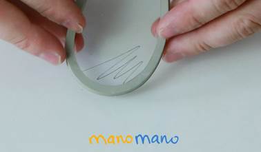 Finger, White, Nail, Thumb, Circle, Kitchen utensil, Number, Paper, Office supplies, 