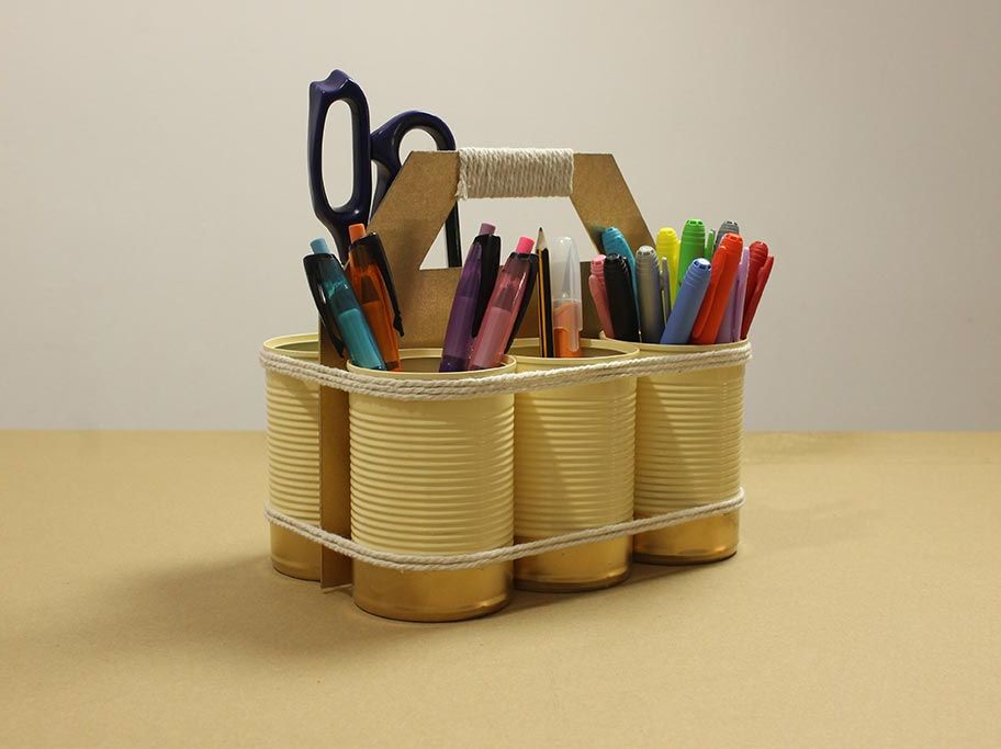 Cómo hacer un organizador de bolígrafos y lápices para el escritorio