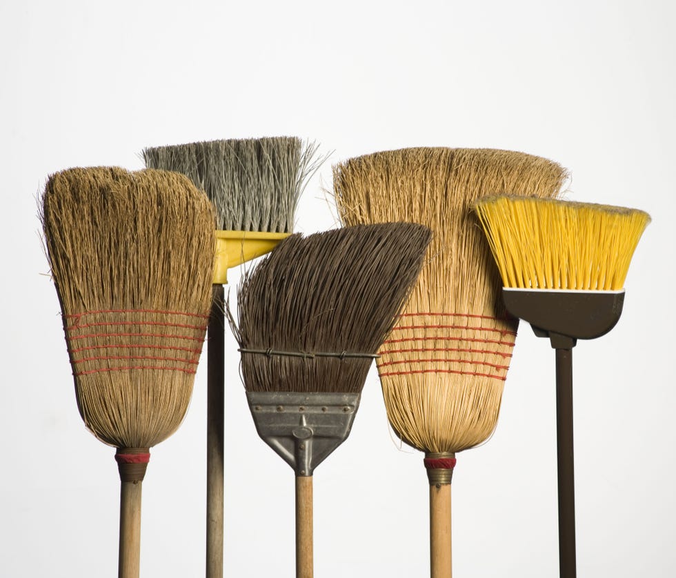 Line, Musical instrument accessory, Wicker, Costume accessory, Still life photography, Broom, Home accessories, Straw, Basket, Household cleaning supply, 