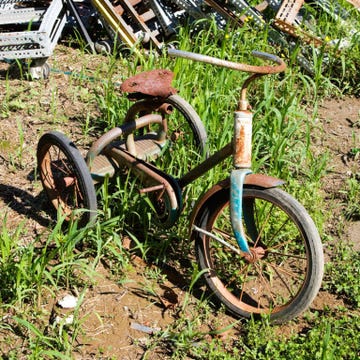 Bicycle tire, Tire, Bicycle wheel rim, Bicycle wheel, Bicycle fork, Bicycle accessory, Rim, Bicycle, Spoke, Bicycle frame, 