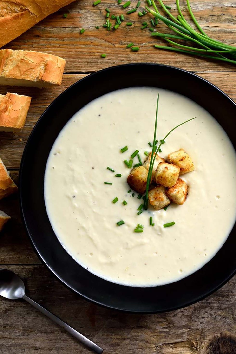 Dish, Food, Cuisine, Ingredient, Soup, Leek soup, Cream of mushroom soup, Cervelle de canut, Produce, Velouté sauce, 