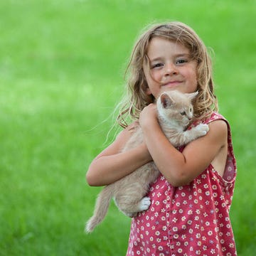 Human, Hand, Happy, People in nature, Child, Grass family, Grassland, Field, Toddler, Baby & toddler clothing, 