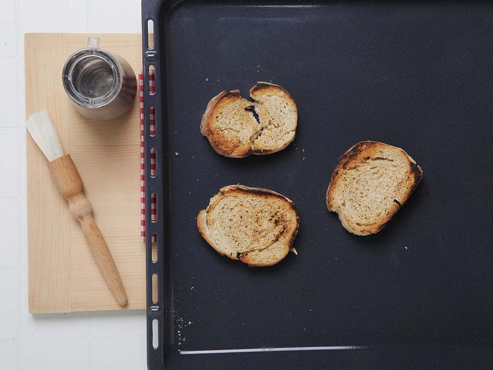 Wood, Food, Baked goods, Finger food, Ingredient, Breakfast, Bread, Snack, Cuisine, Plate, 