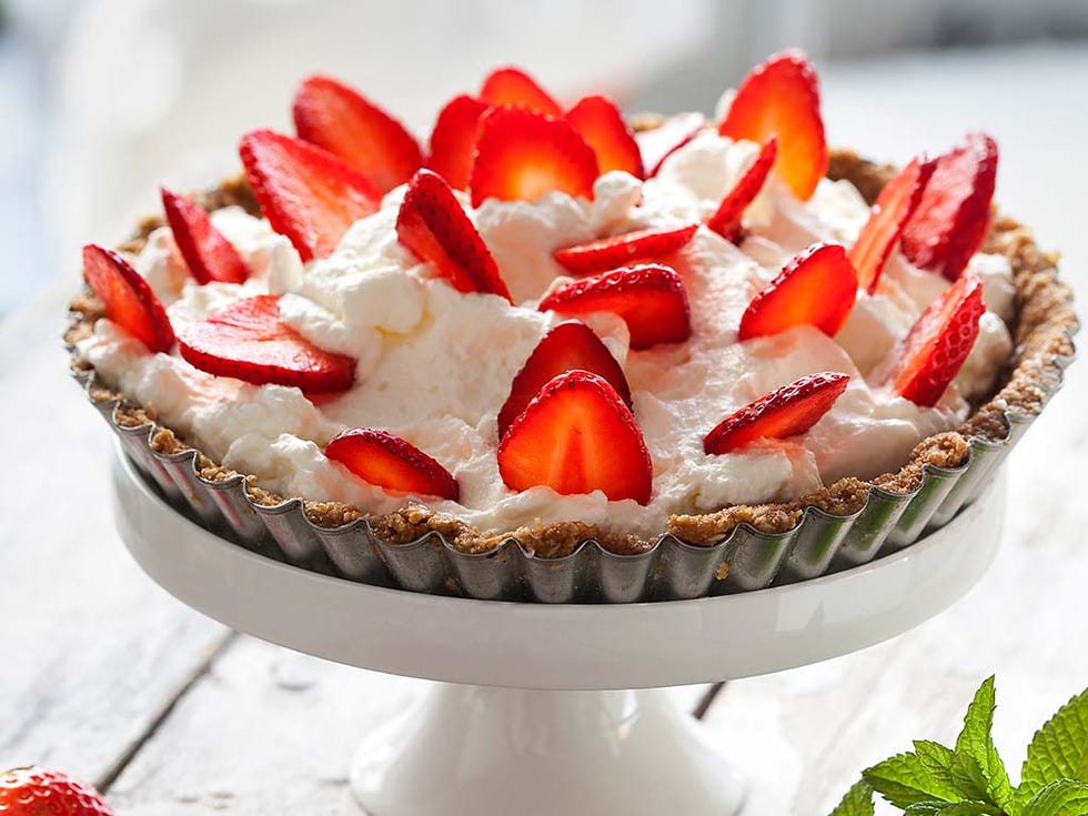 Sweetness, Food, Dessert, Fruit, Ingredient, Strawberry, Cuisine, Strawberries, Baked goods, Produce, 