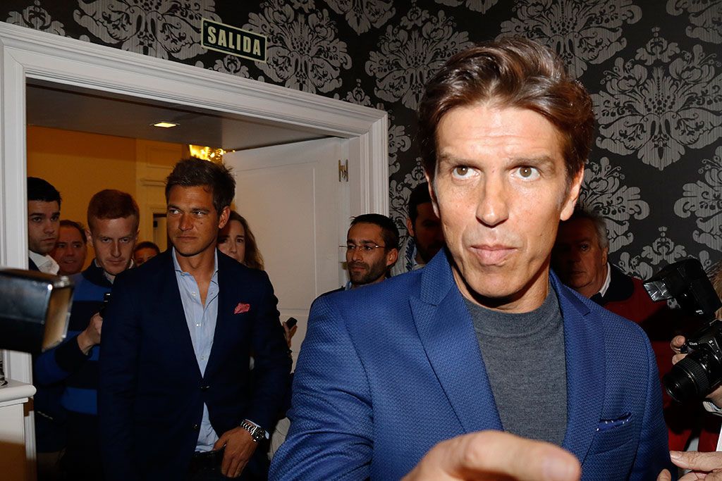 Coat, Suit, Blazer, Thumb, Beard, 