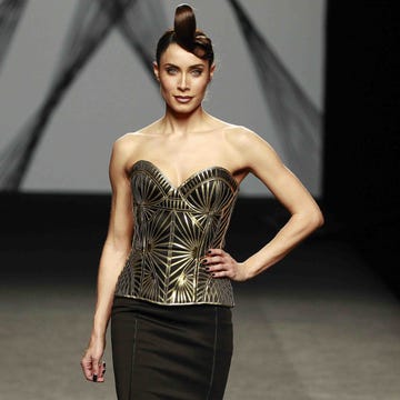 Shoulder, Fashion show, Joint, Waist, Fashion model, Beauty, Fashion, Model, Eyelash, Abdomen, 