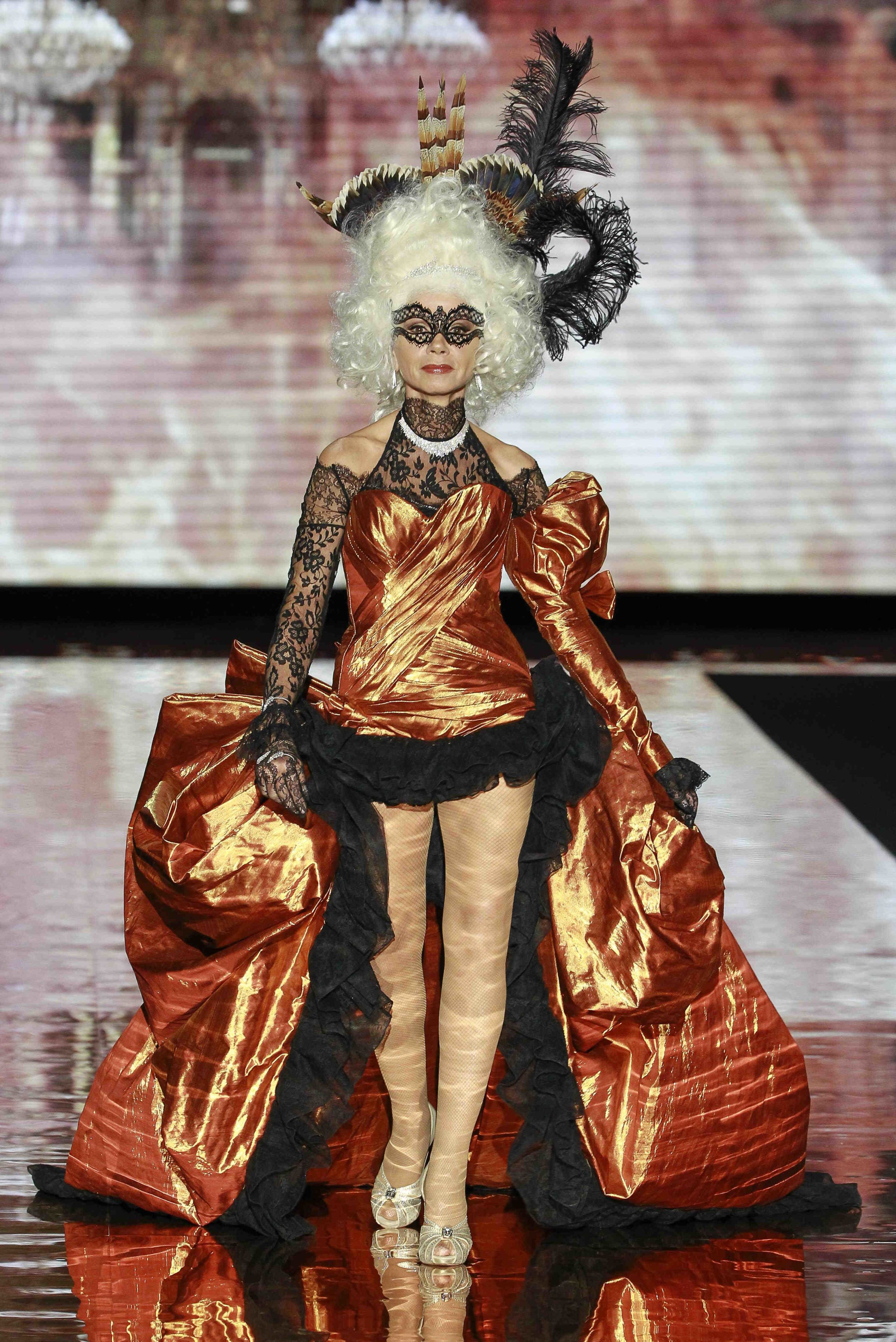 Style, Fashion accessory, Costume accessory, Costume design, Fashion, Fashion model, Fashion design, Costume, Fashion show, Runway, 
