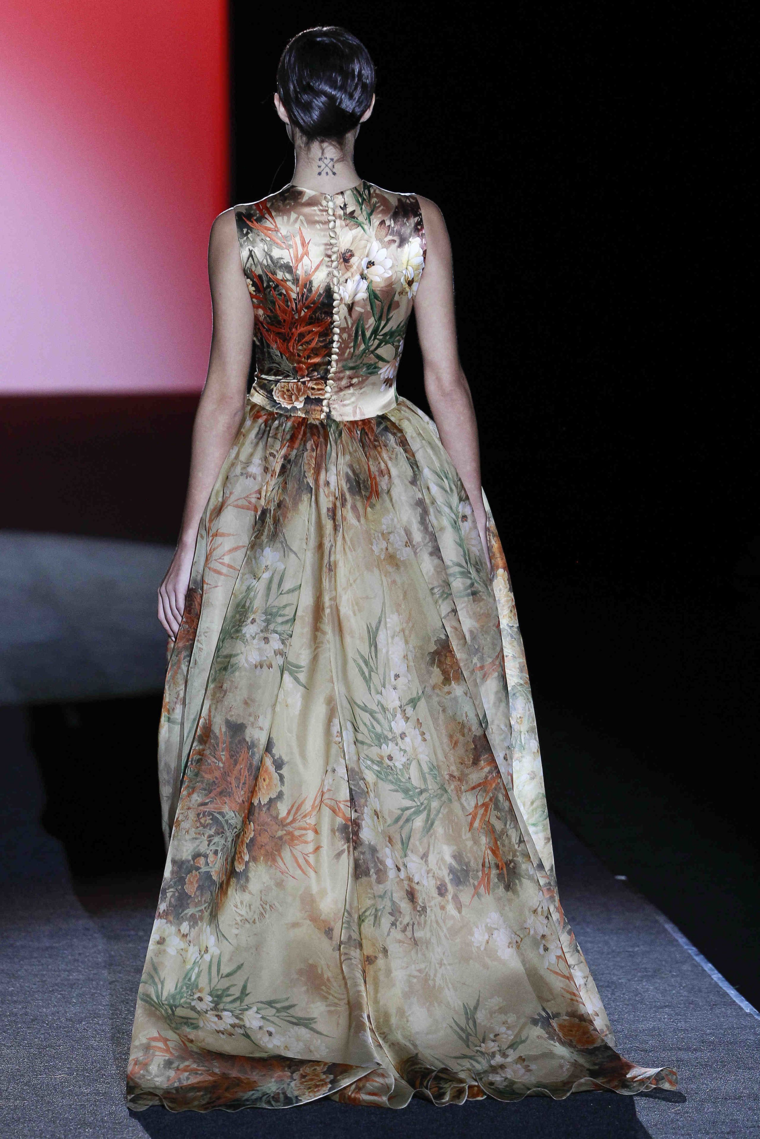 Clothing, Dress, Shoulder, Textile, One-piece garment, Gown, Formal wear, Style, Day dress, Fashion, 
